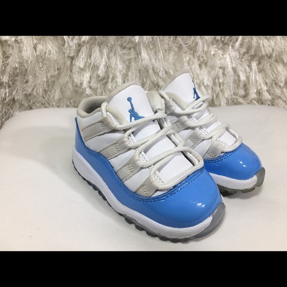 retro 11 carolina